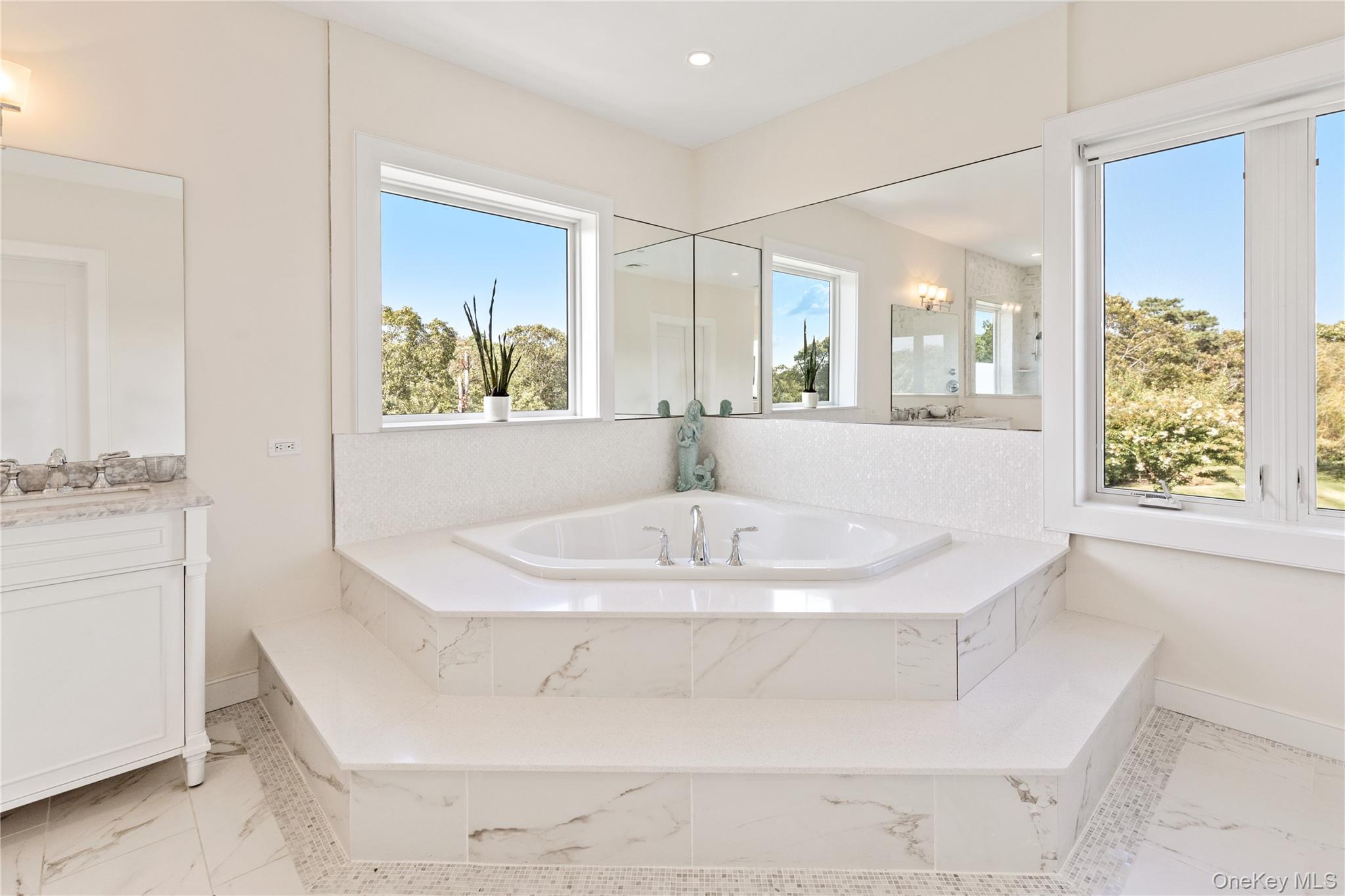 89 Old Canoe Place Road, Hampton Bays, NY 11946