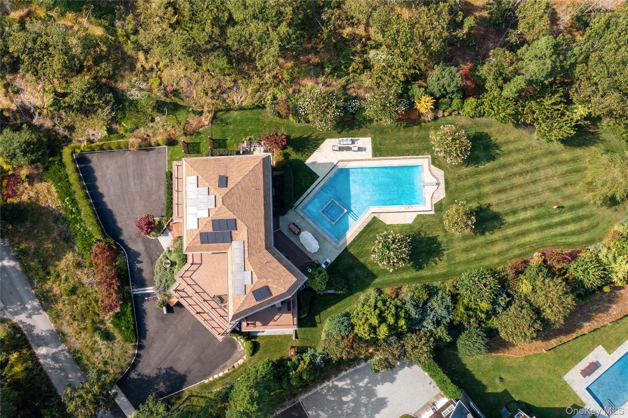 89 Old Canoe Place Road, Hampton Bays, NY 11946