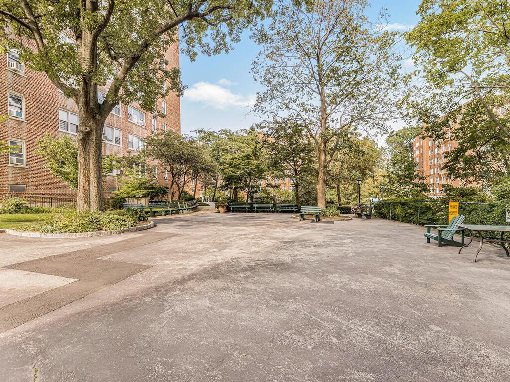 80 Knolls Crescent # 6B, Bronx, NY 10463