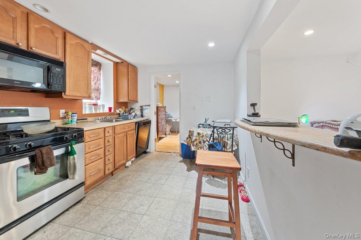 30 College Place, Yonkers, NY 10704