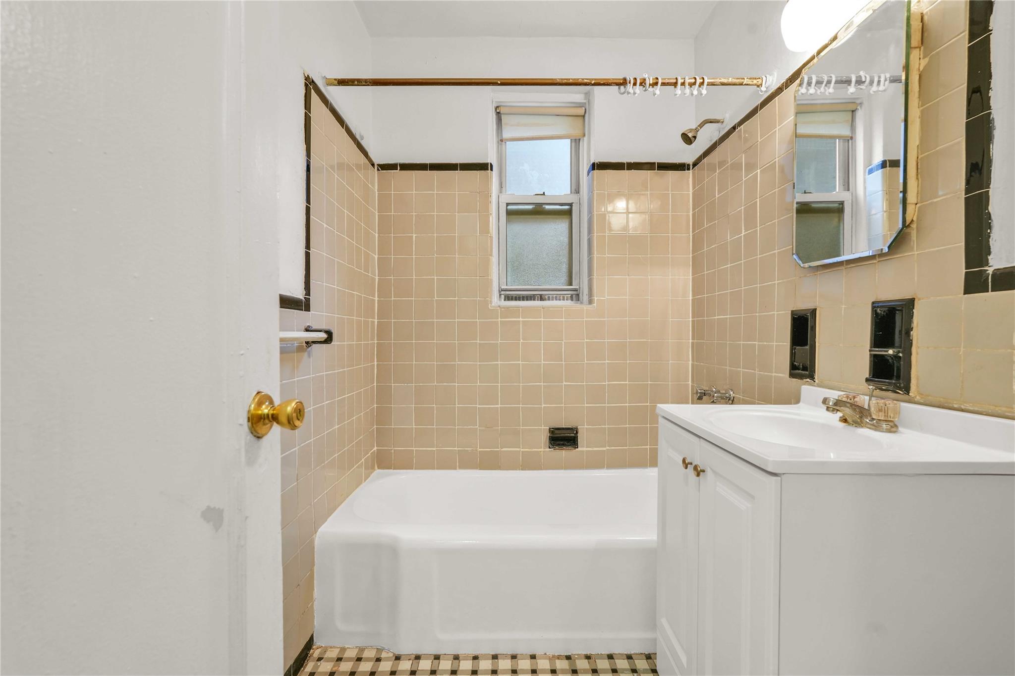 106-15 Queens Boulevard # 1C, Forest Hills, NY 11375