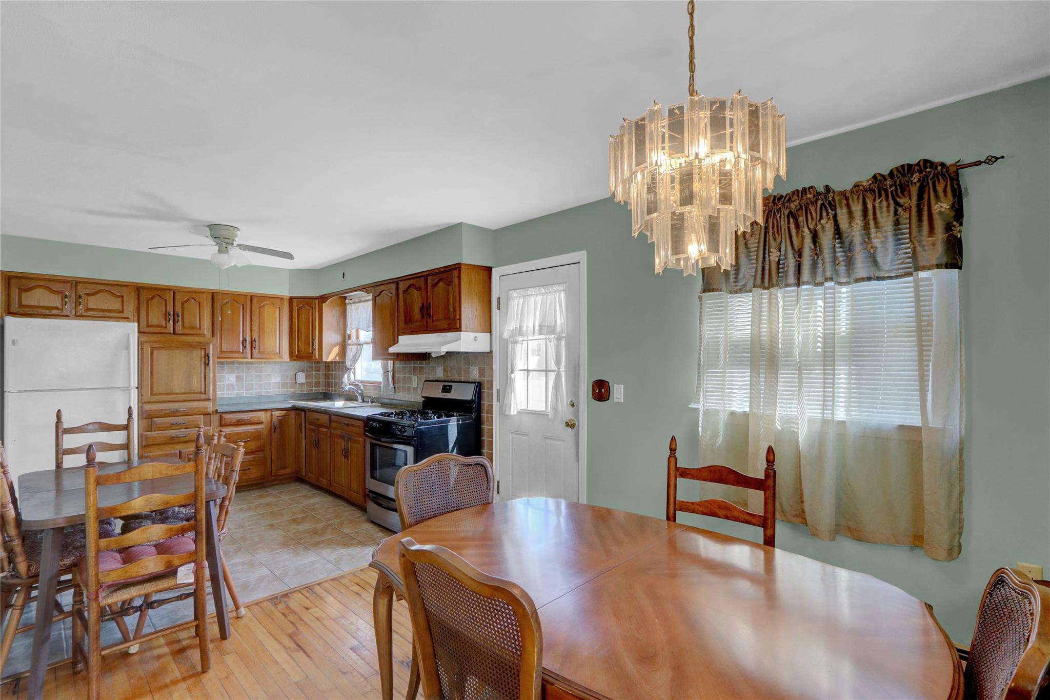 2049 Orinoco Drive, West Islip, NY 11795