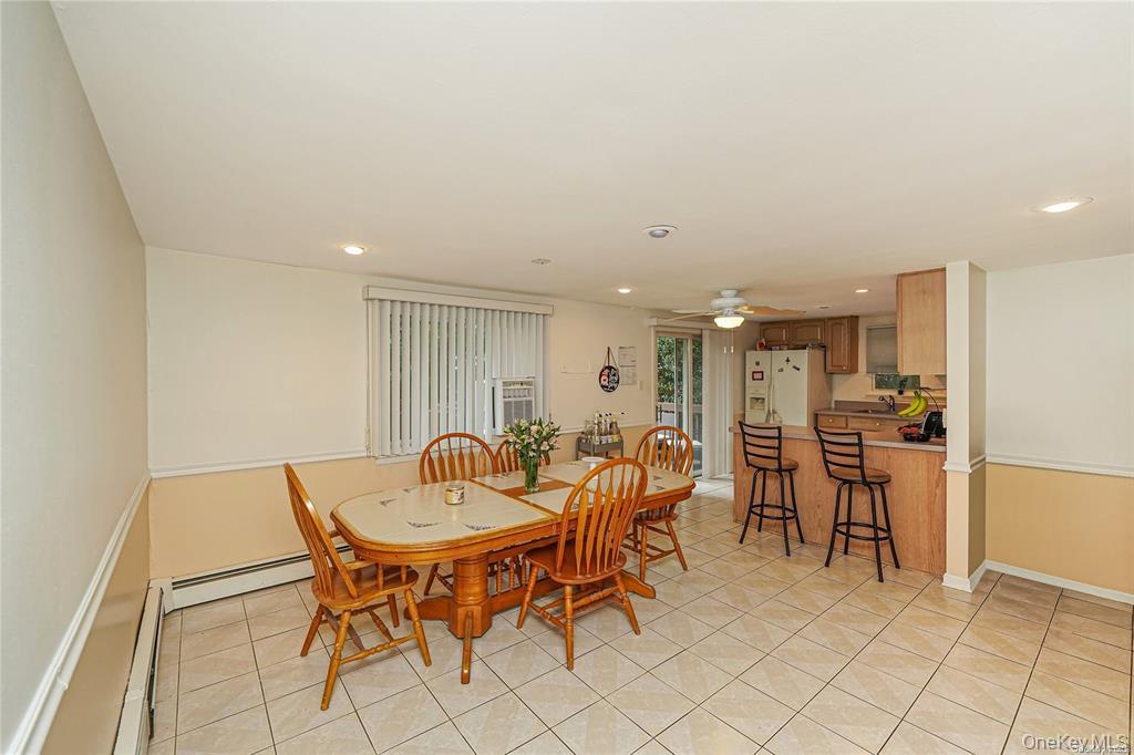 33 Peachtree Lane, Mount Sinai, NY 11766