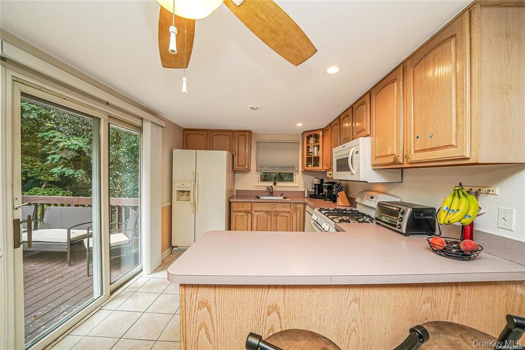 33 Peachtree Lane, Mount Sinai, NY 11766