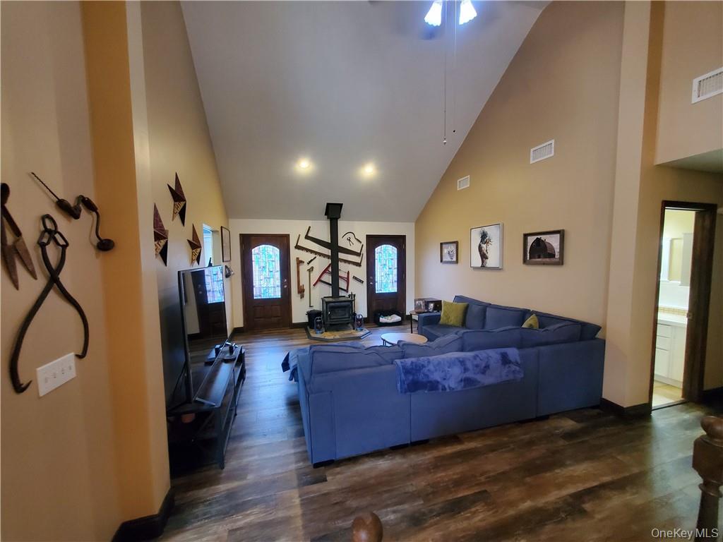 81 Logtown Road, Port Jervis, NY 12771