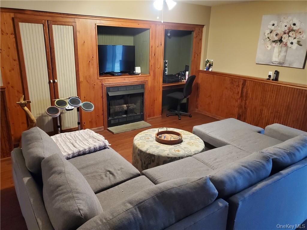 81 Logtown Road, Port Jervis, NY 12771