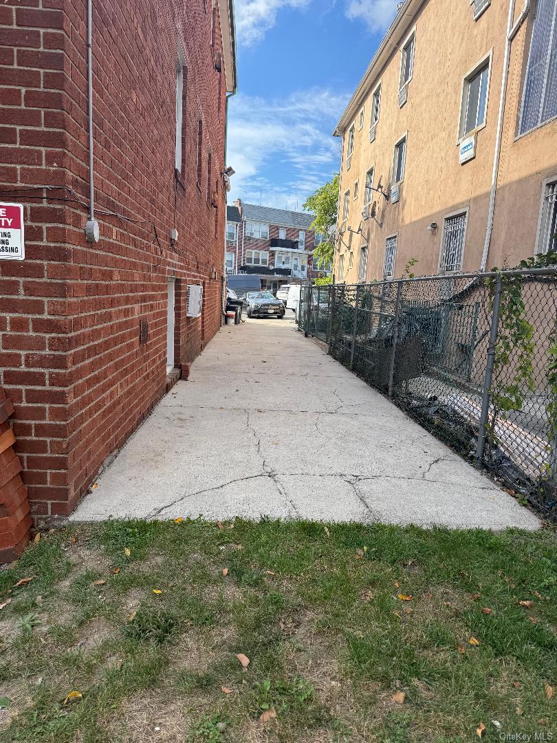 15009 89 Street, Howard Beach, NY 11414