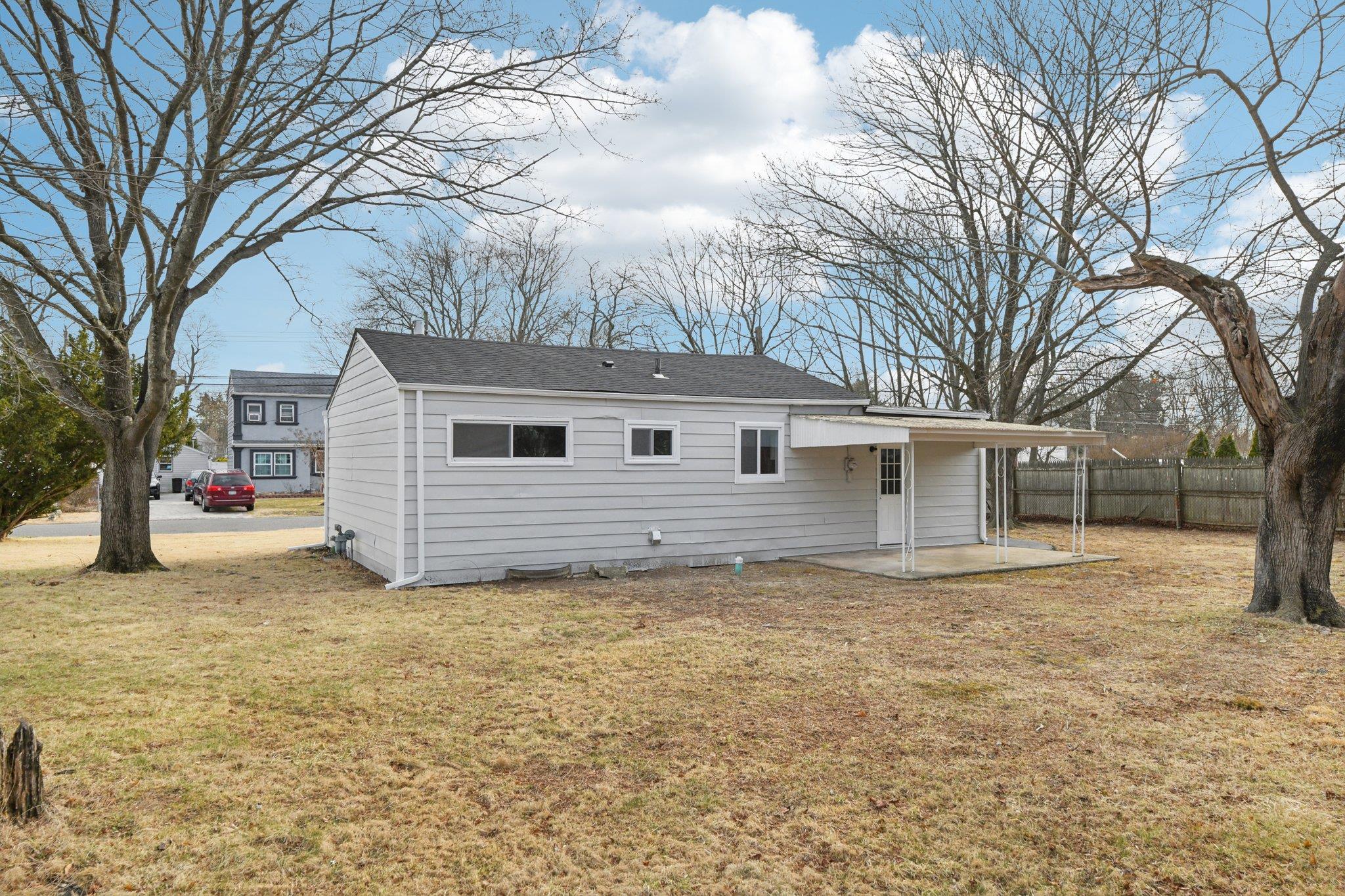 29 20th Avenue, Bay Shore, NY 11706