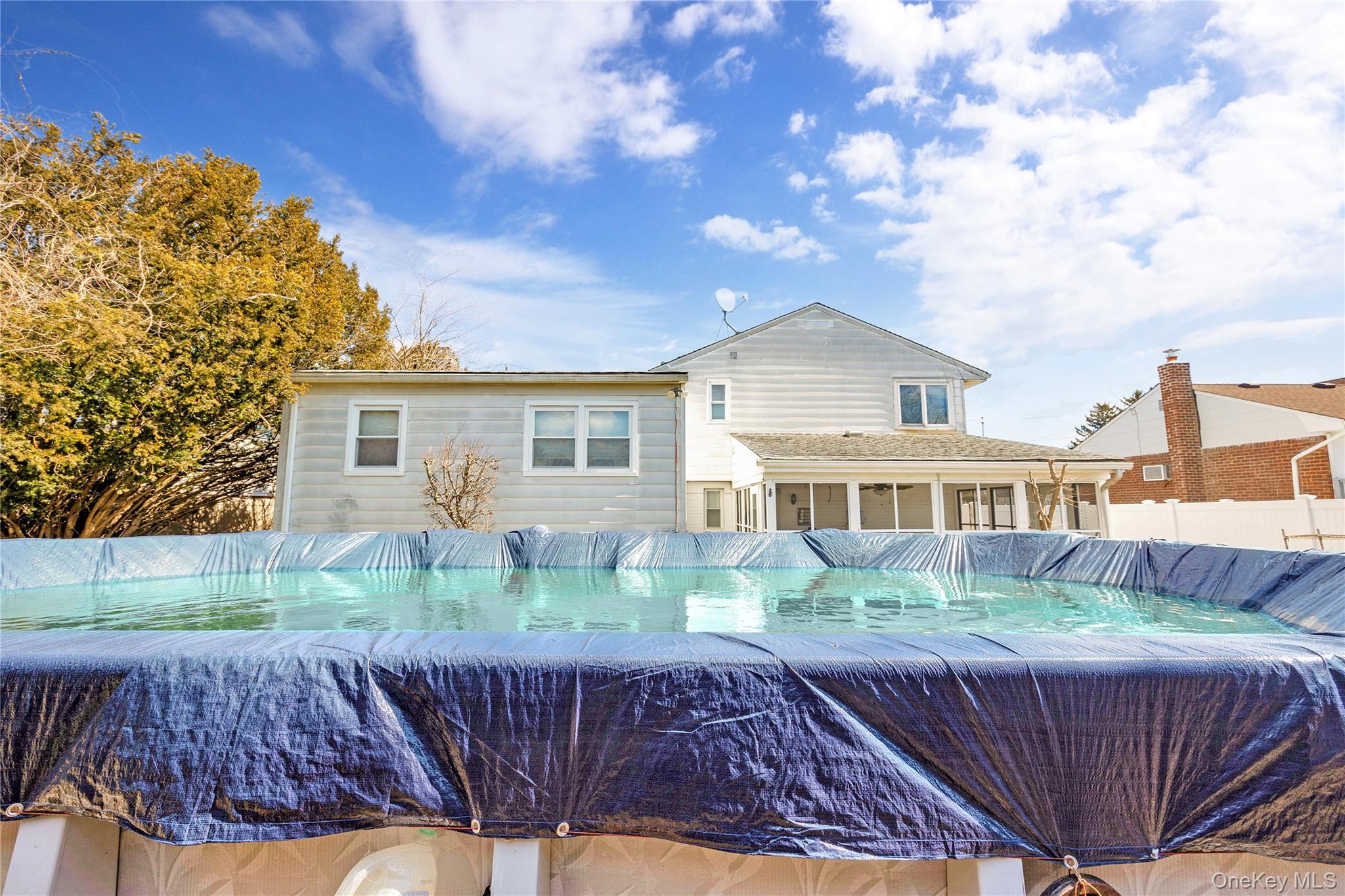 24 Monroe Avenue, Hicksville, NY 11801