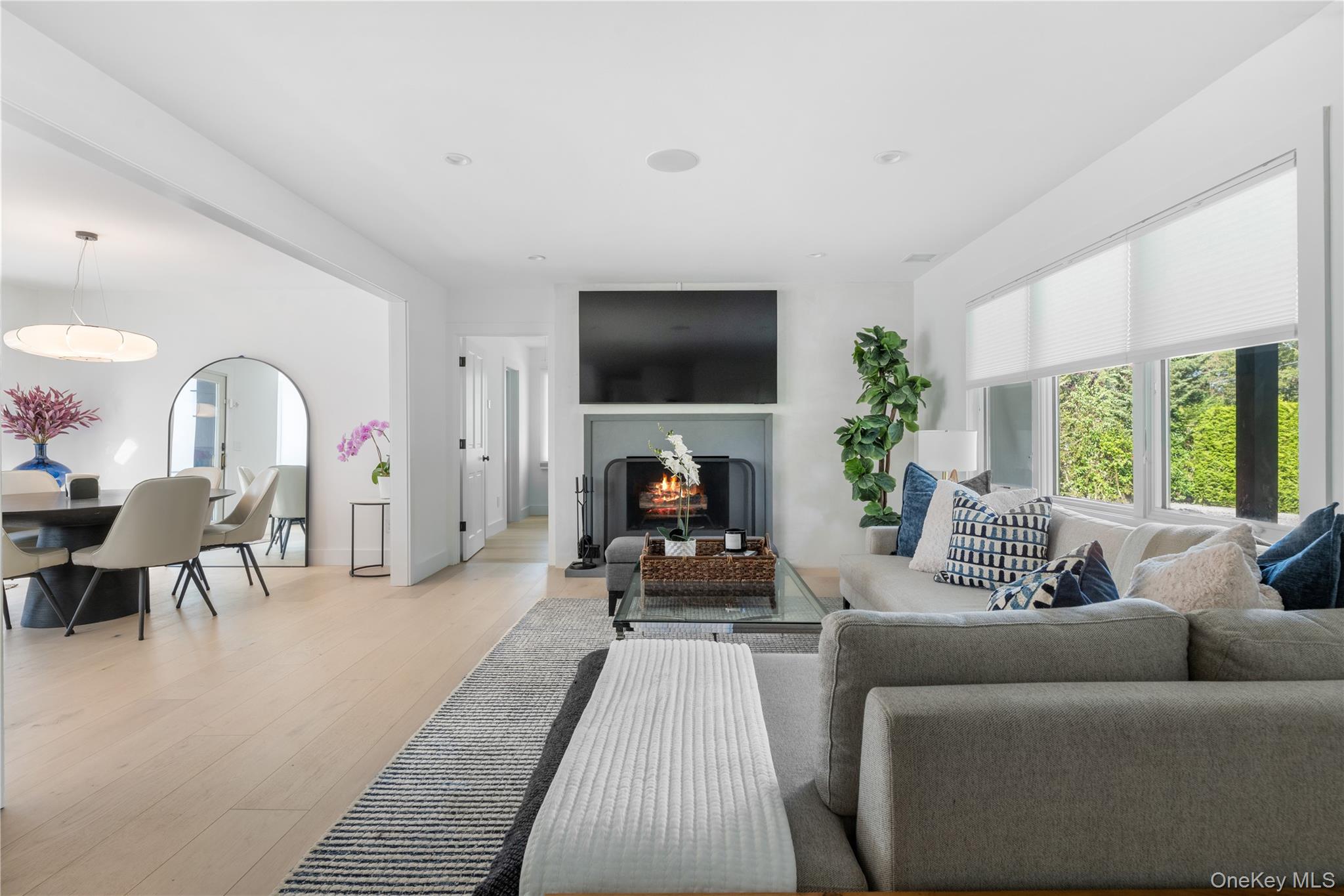 13 Sherwood Road, Hampton Bays, NY 11946