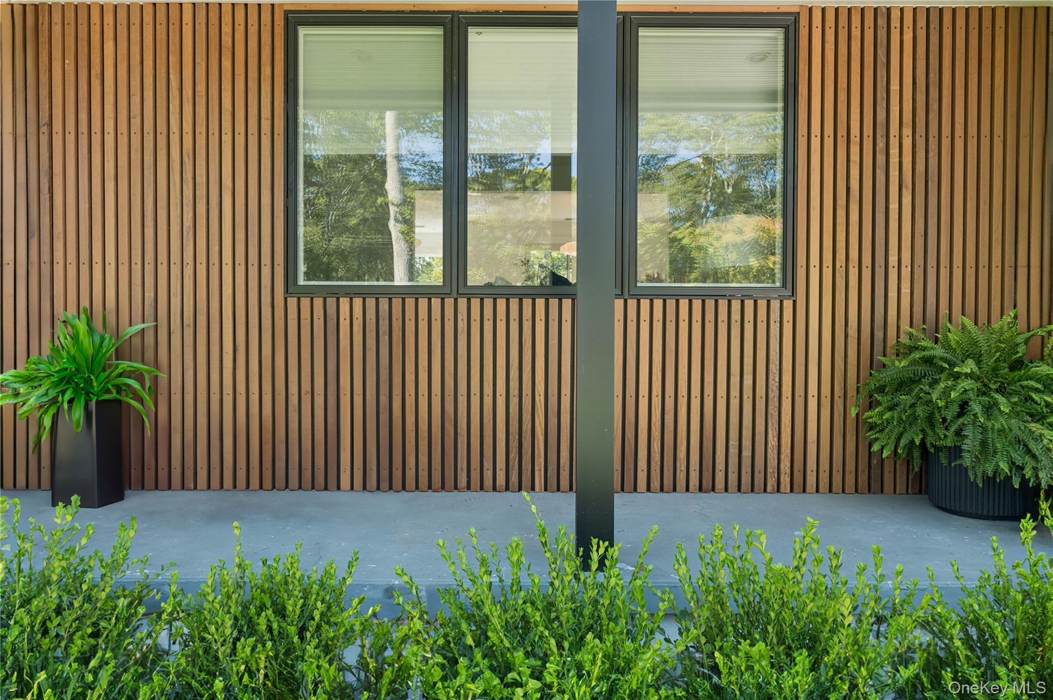 13 Sherwood Road, Hampton Bays, NY 11946