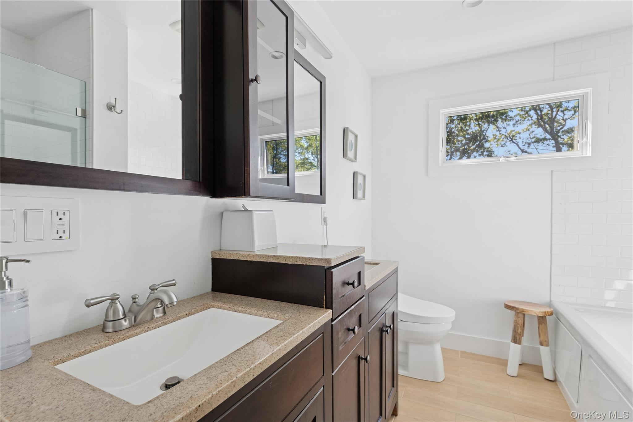 13 Sherwood Road, Hampton Bays, NY 11946