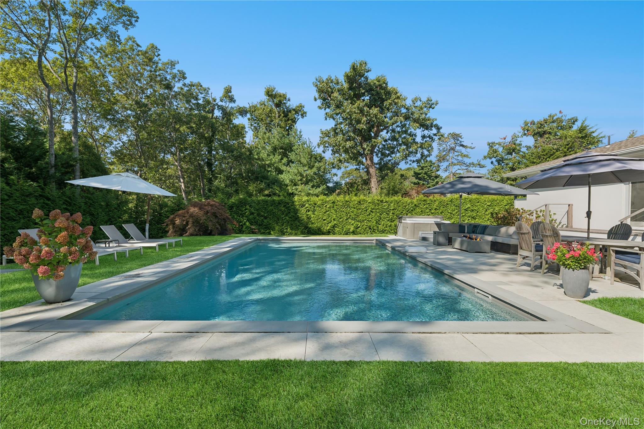 13 Sherwood Road, Hampton Bays, NY 11946