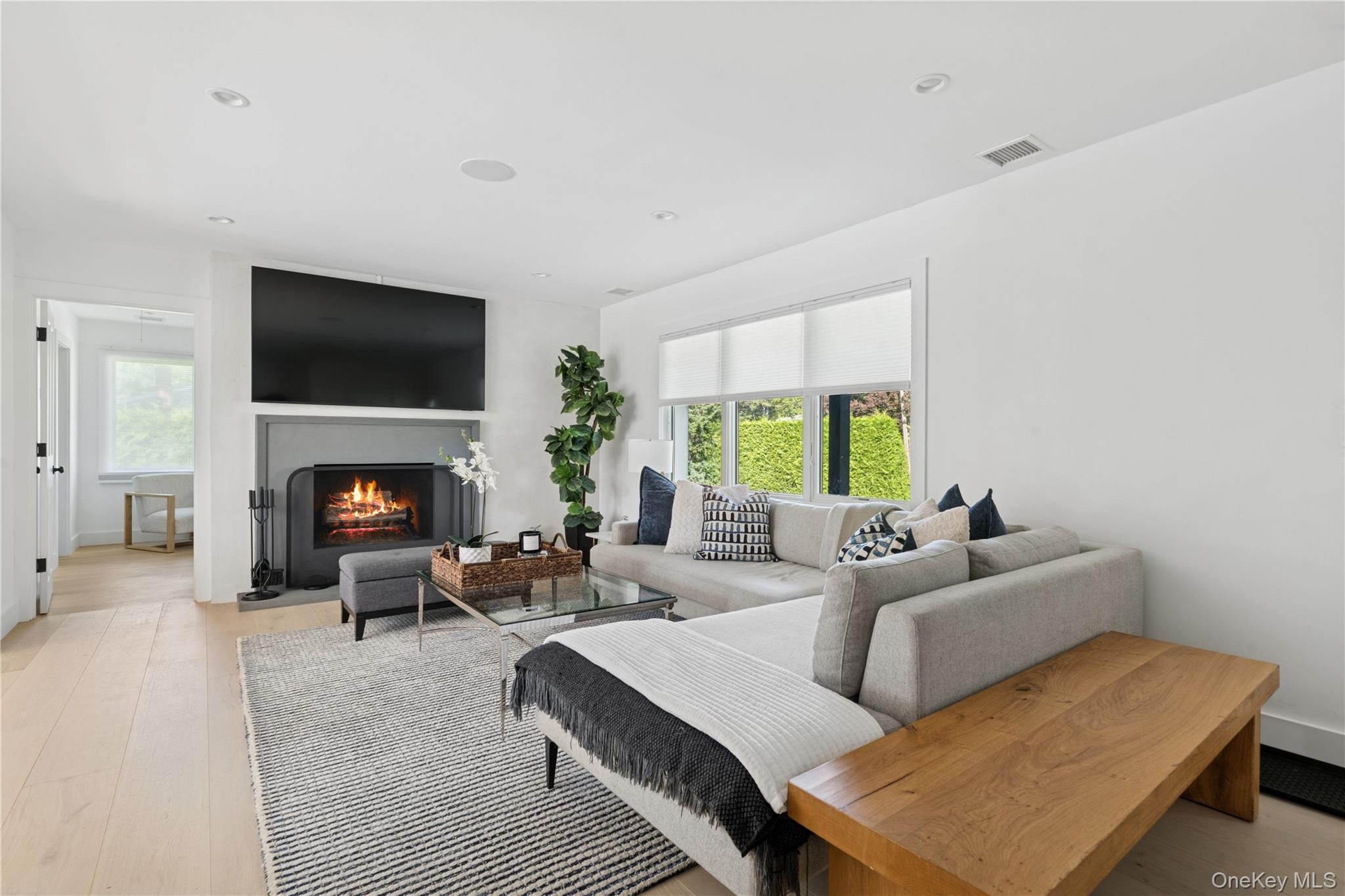 13 Sherwood Road, Hampton Bays, NY 11946