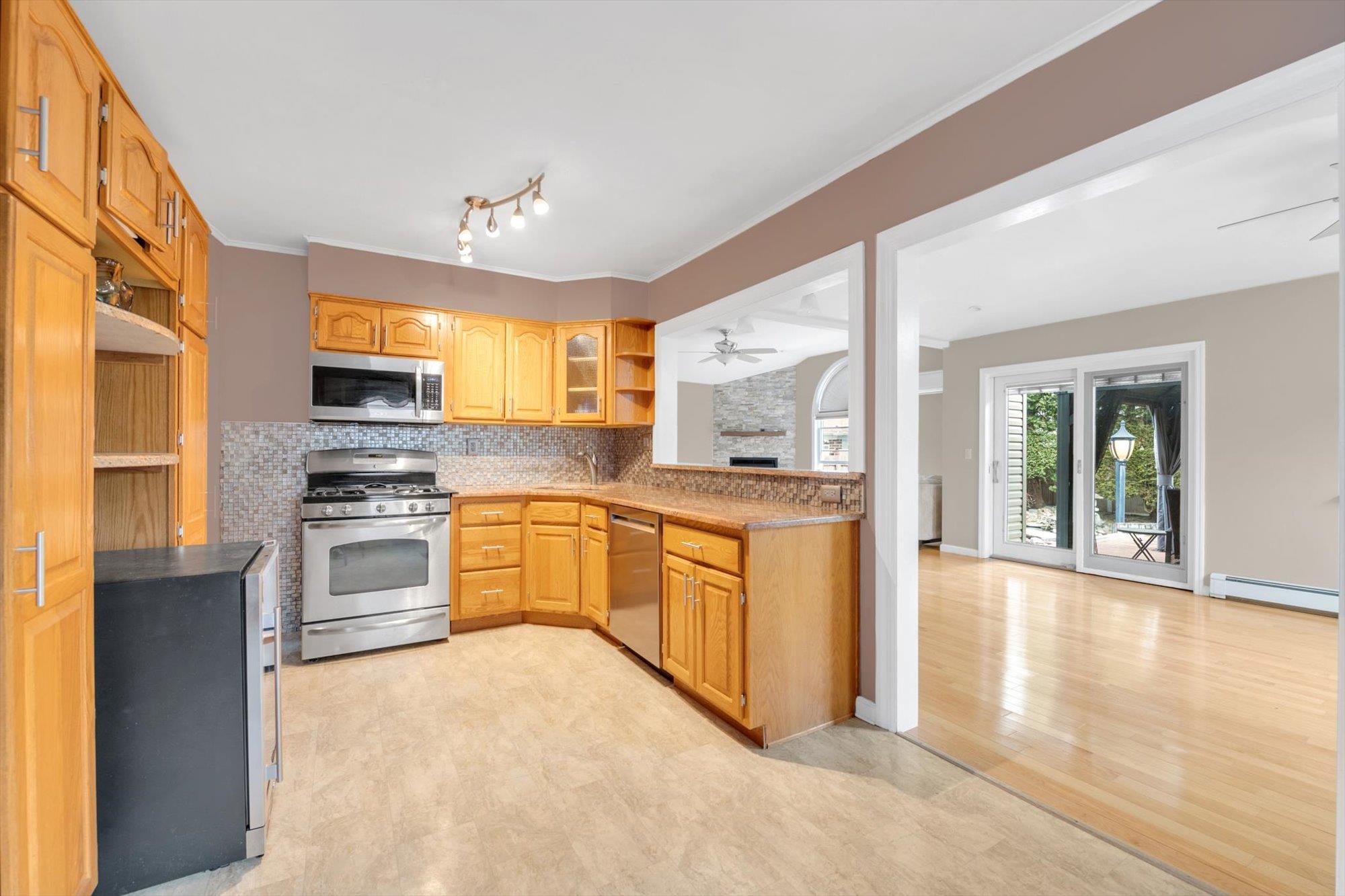 109 6th Street, New Hyde Park, NY 11040