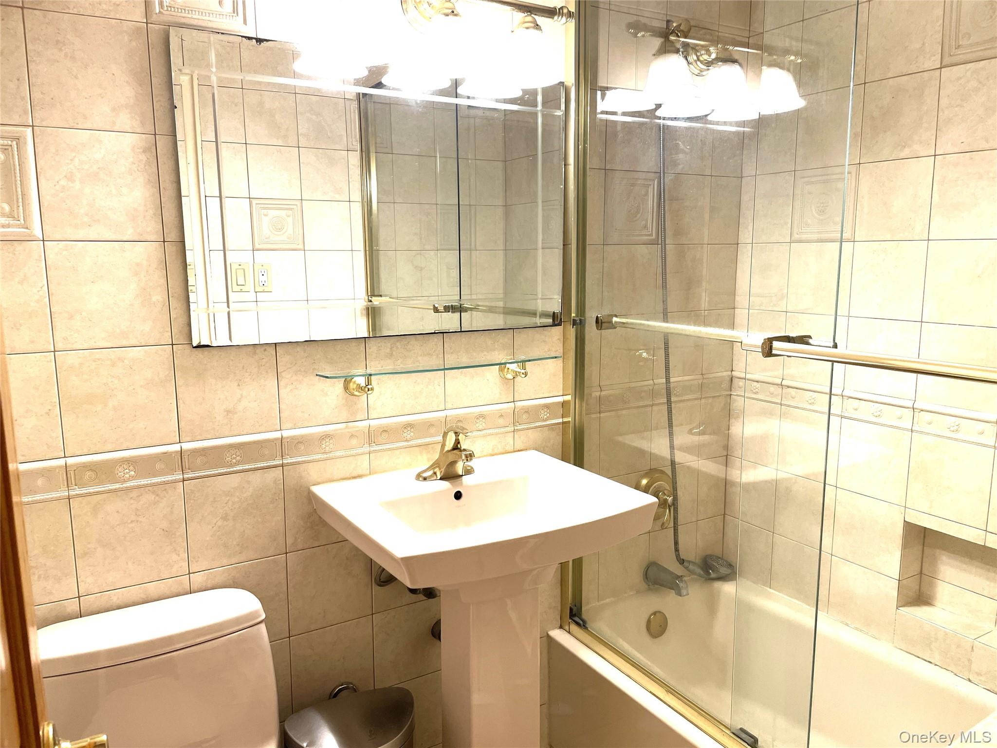 110-45 Queens Blvd # 215, Forest Hills, NY 11375