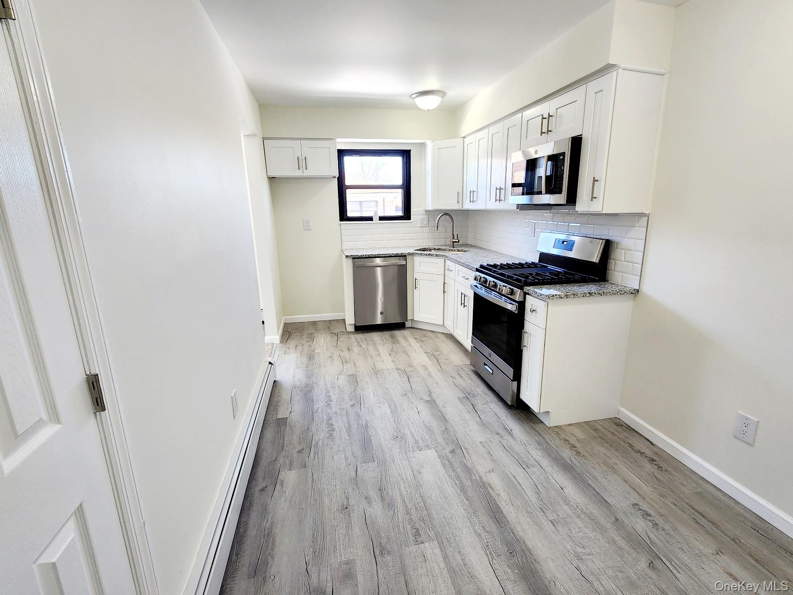 196 SNEDEN Place # 196, Spring Valley, NY 10977