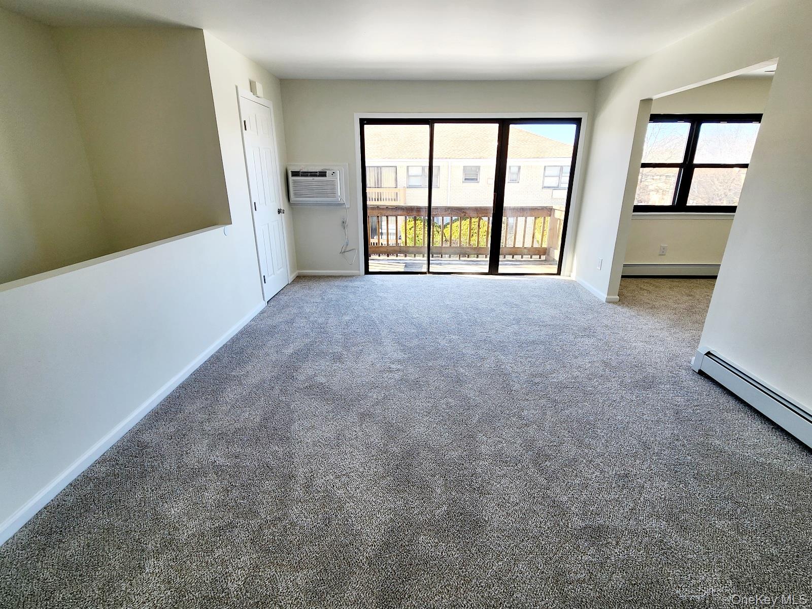 196 SNEDEN Place # 196, Spring Valley, NY 10977