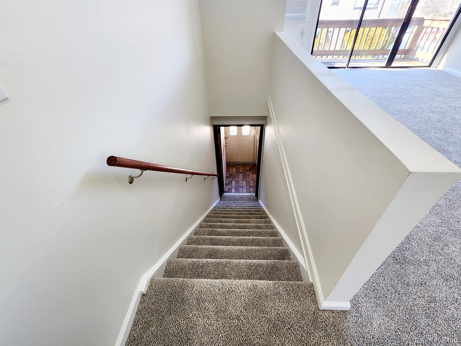 196 SNEDEN Place # 196, Spring Valley, NY 10977