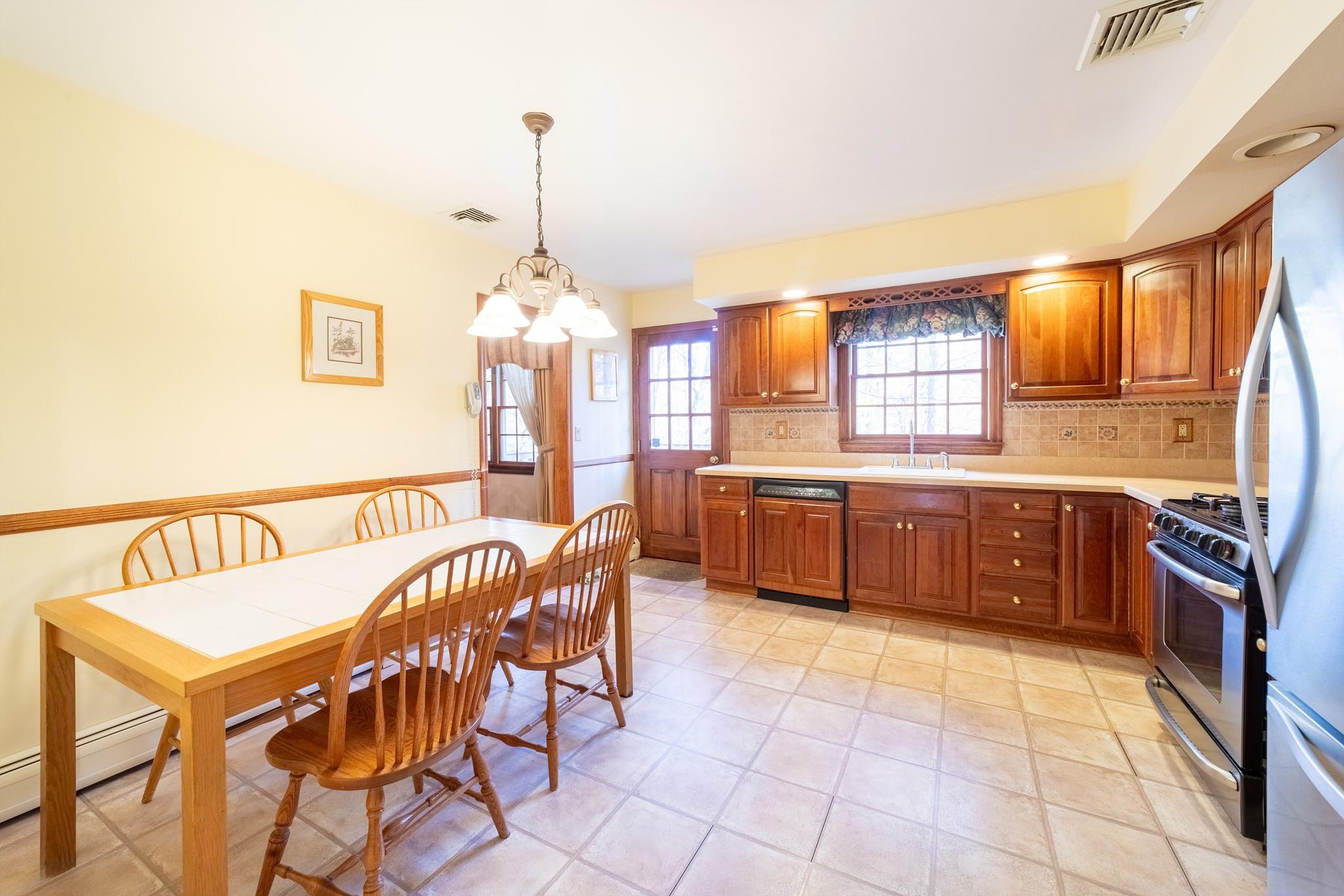 16 Glenn Lane, New City, NY 10956