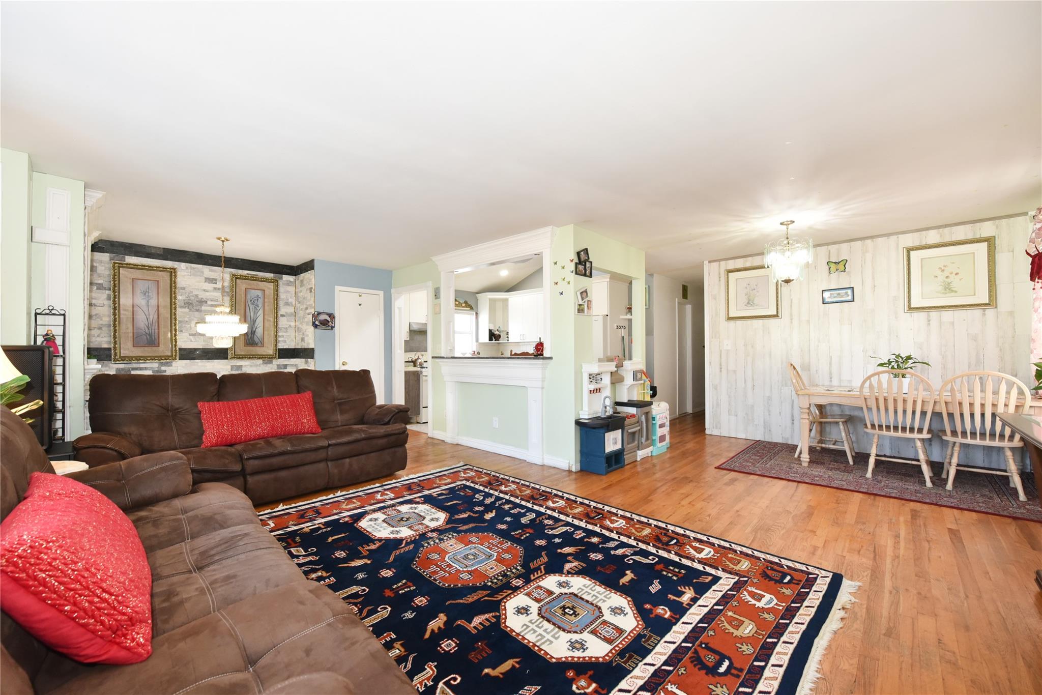 1011 Harrison Street, Uniondale, NY 11553