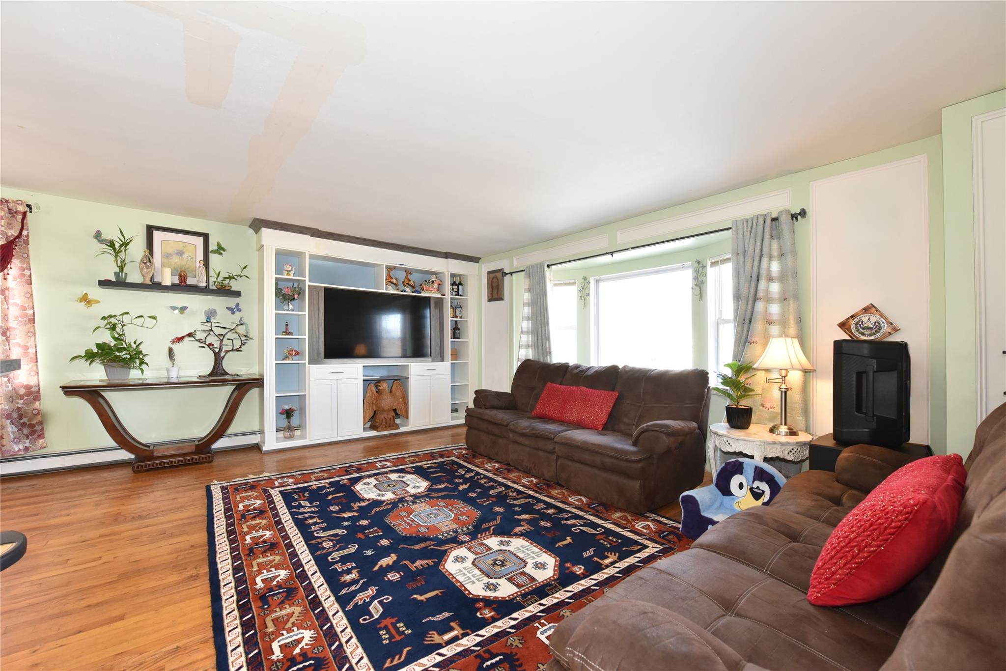 1011 Harrison Street, Uniondale, NY 11553