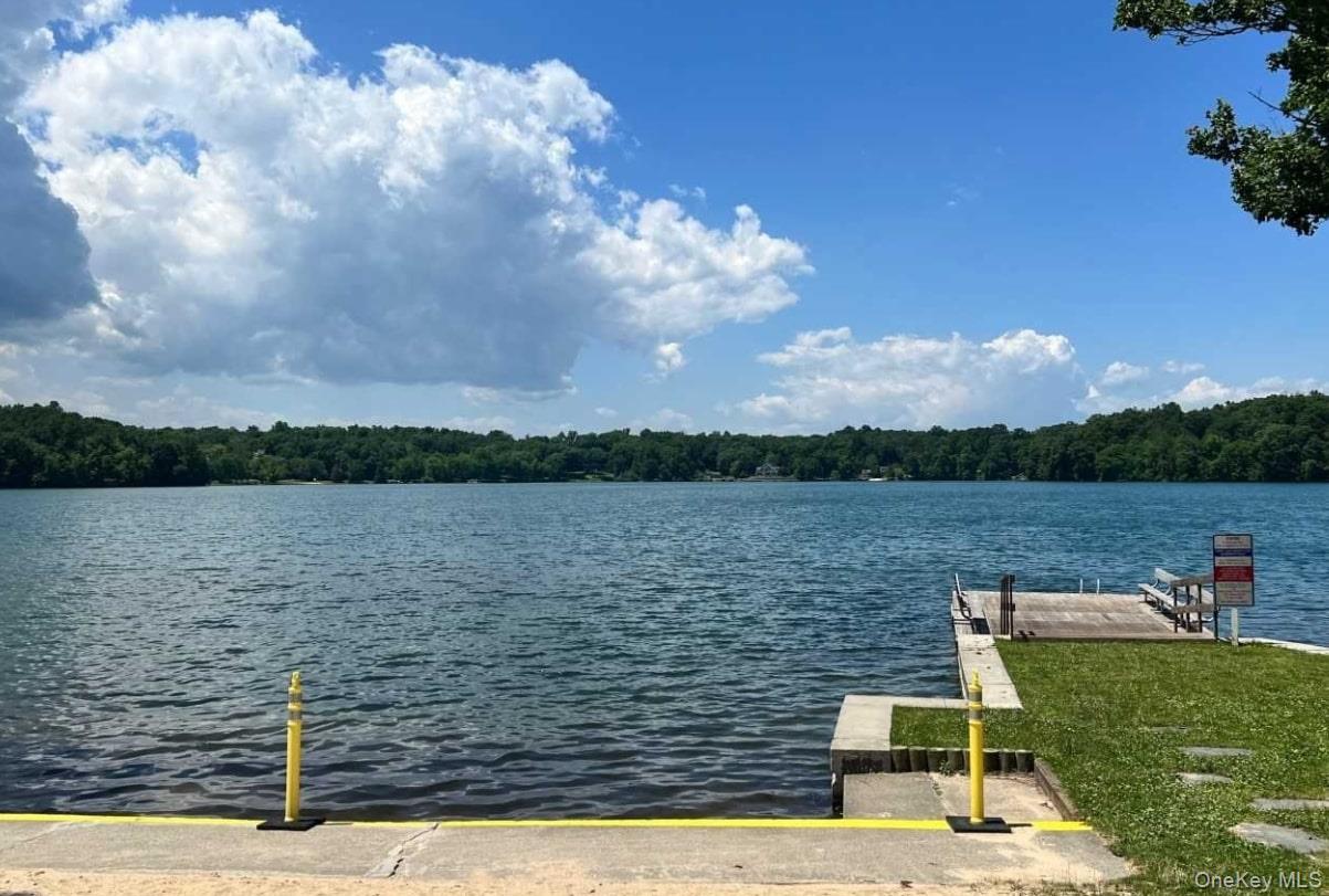 11 Hibiscus Circle # 11, Hopewell Junction, NY 12533