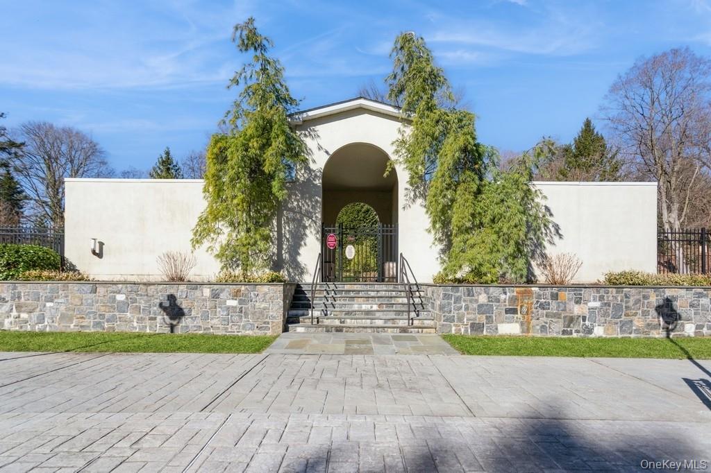 1 Scarsdale Road # 209, Tuckahoe, NY 10707