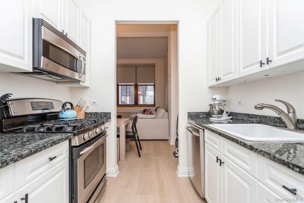 1 Scarsdale Road # 209, Tuckahoe, NY 10707