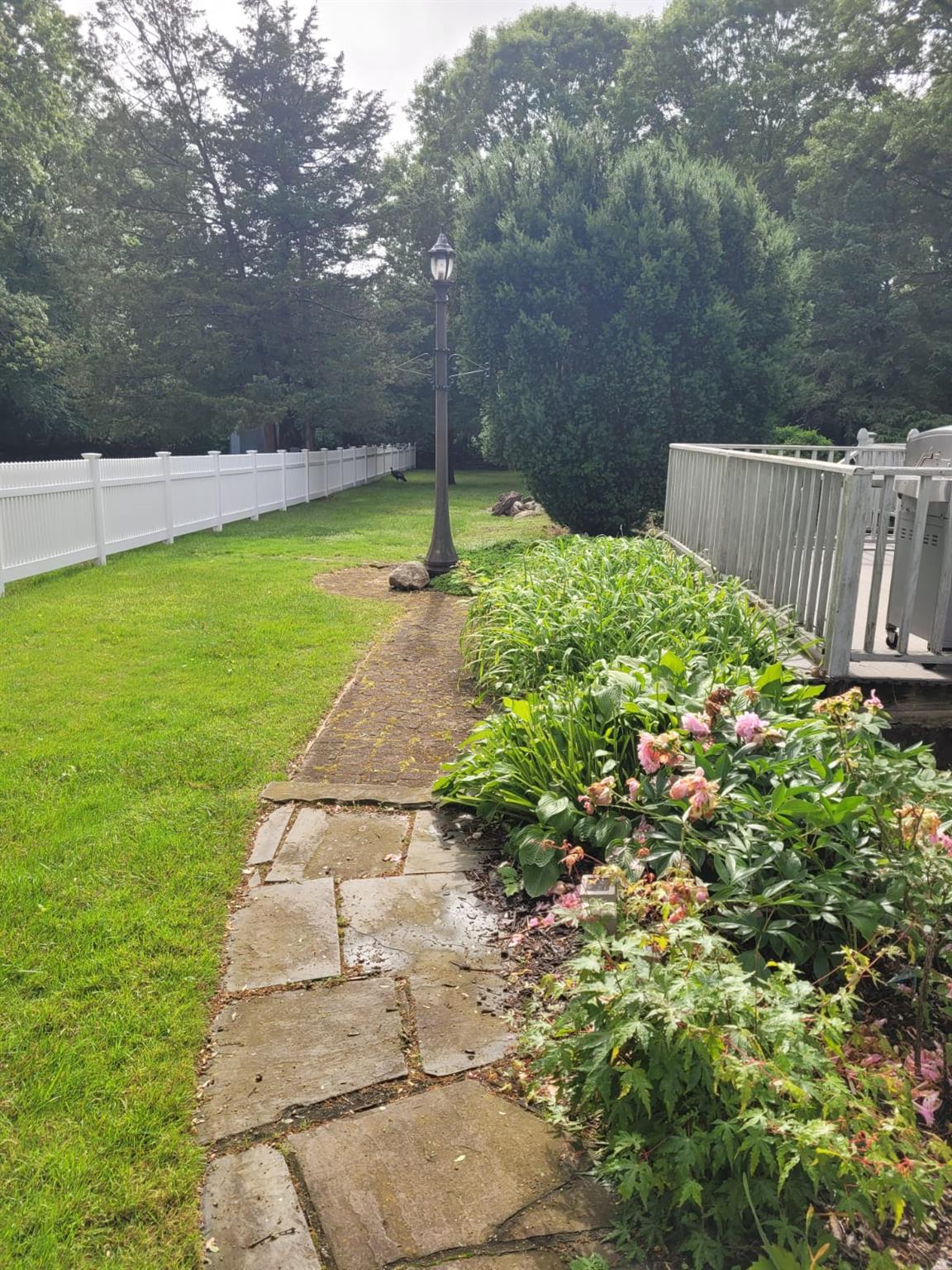 12 Friendly Road, Smithtown, NY 11787