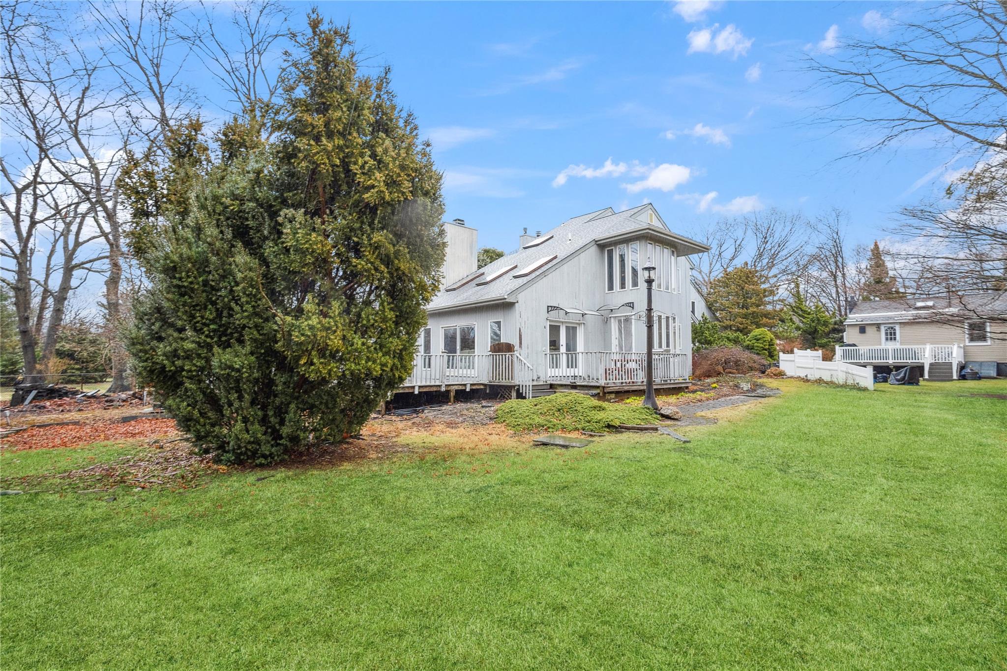 12 Friendly Road, Smithtown, NY 11787