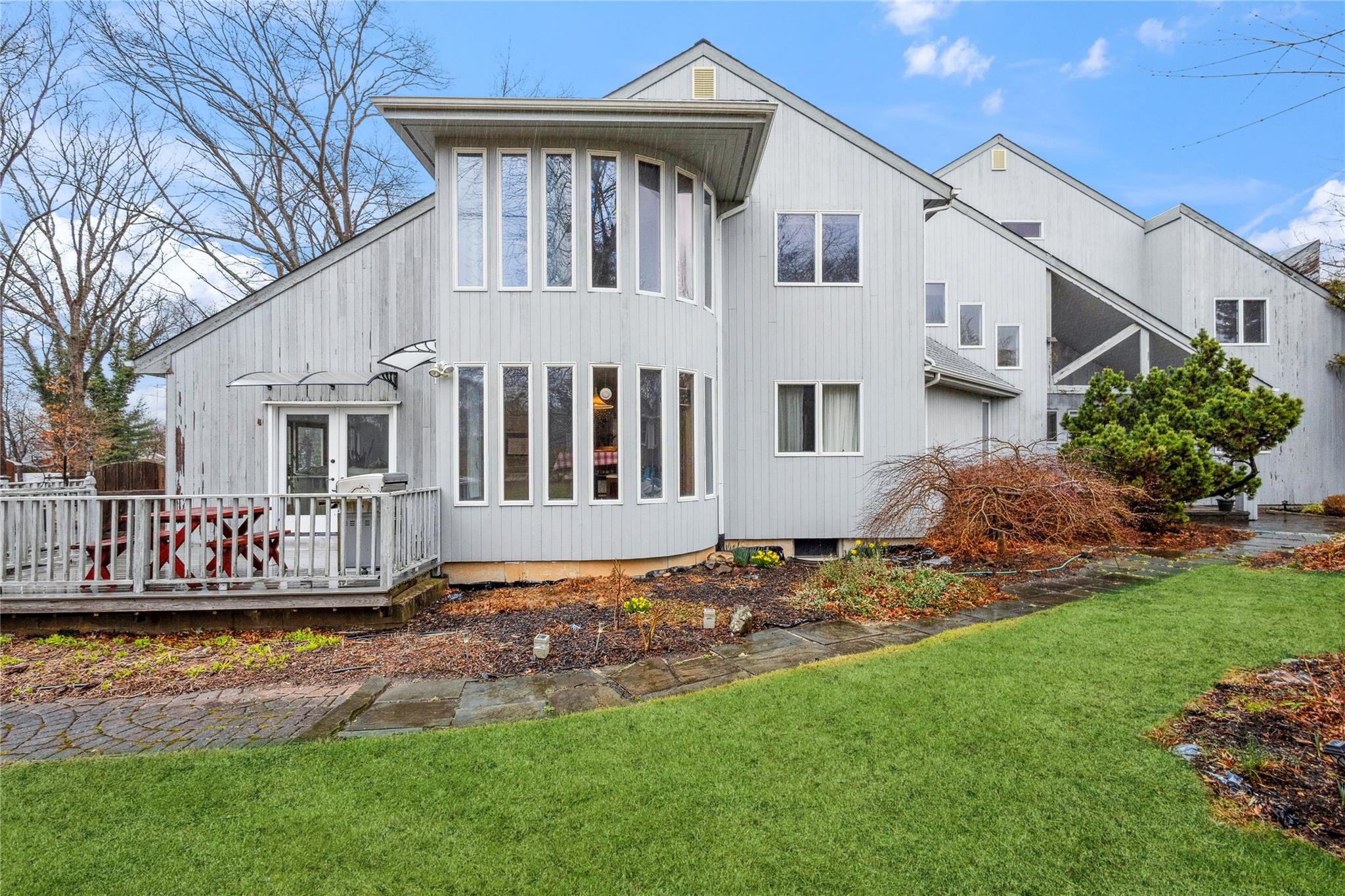 12 Friendly Road, Smithtown, NY 11787