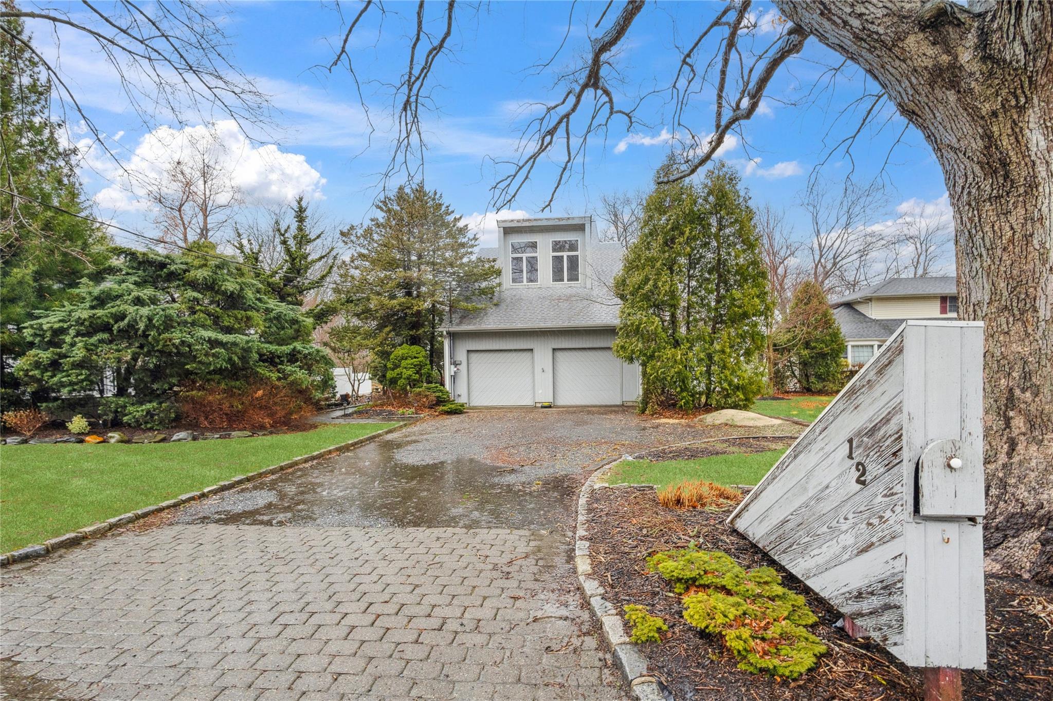12 Friendly Road, Smithtown, NY 11787