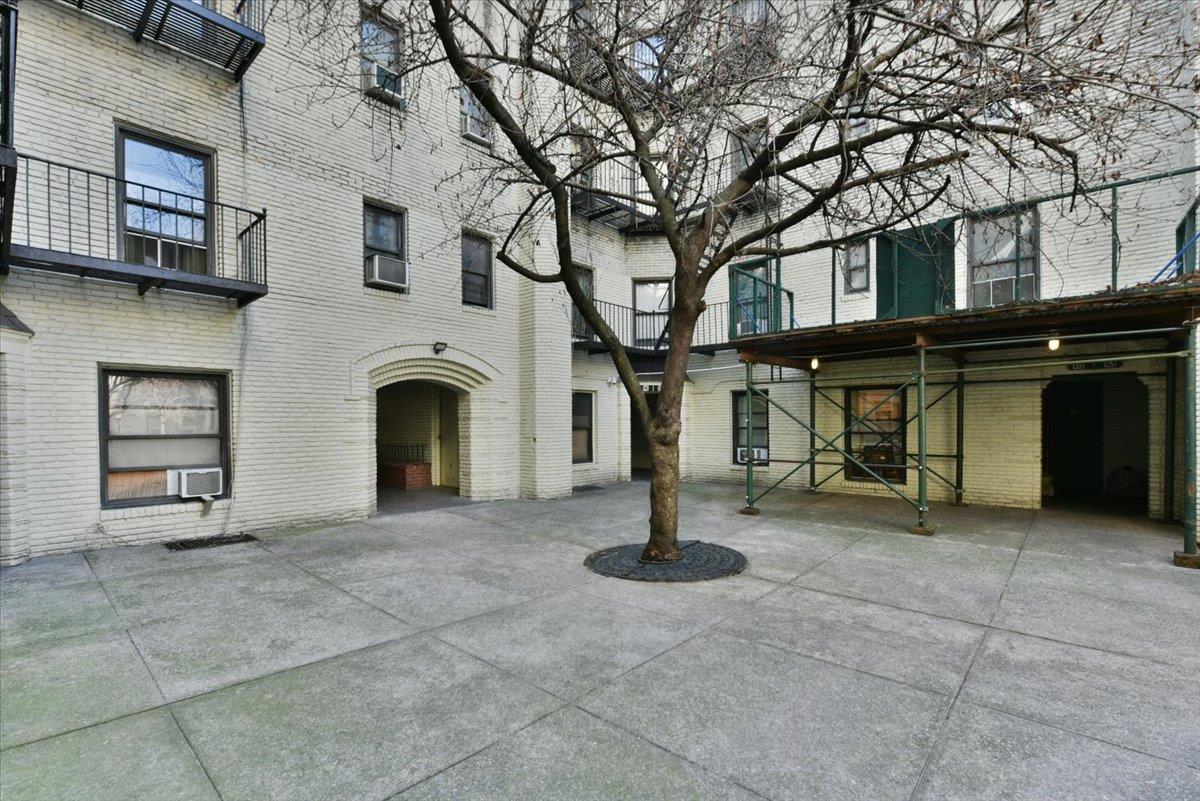 21-16 35 Street # 1B, Astoria, NY 11105