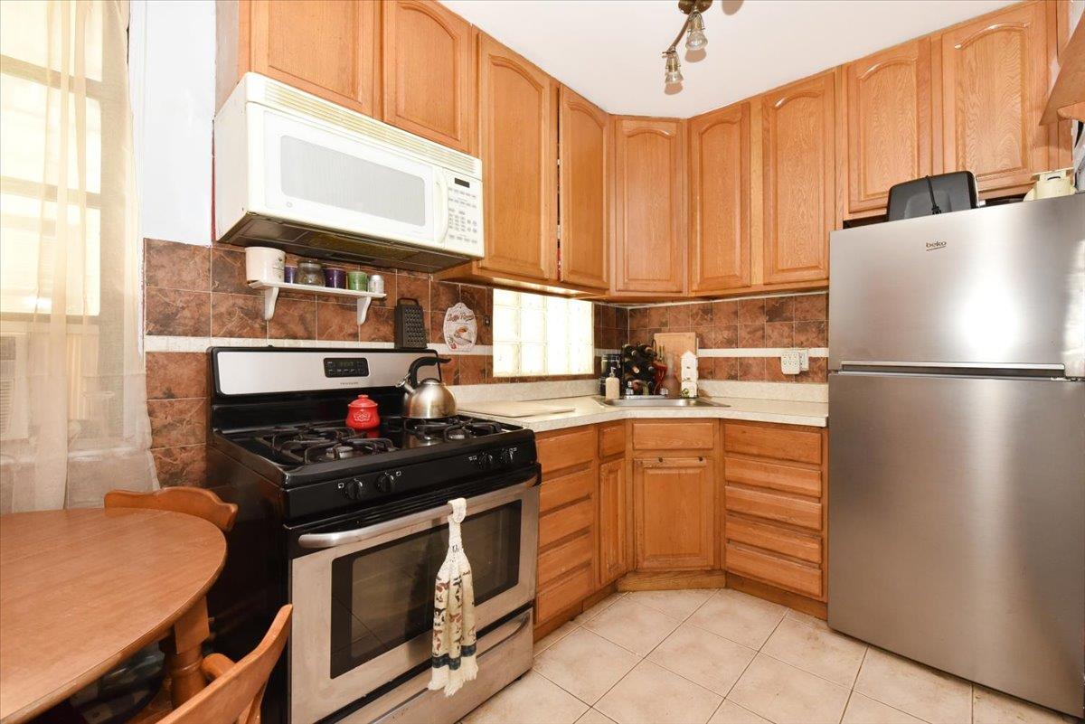 21-16 35 Street # 1B, Astoria, NY 11105