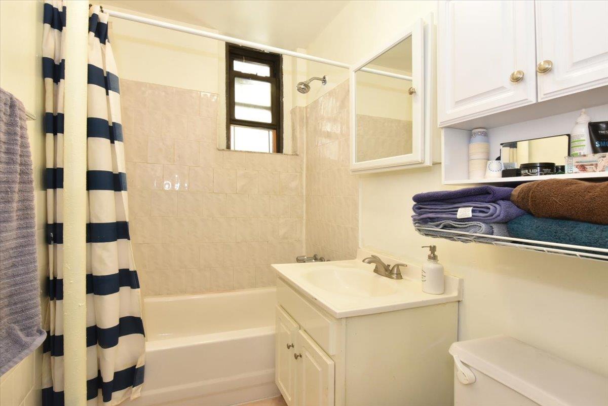 21-16 35 Street # 1B, Astoria, NY 11105