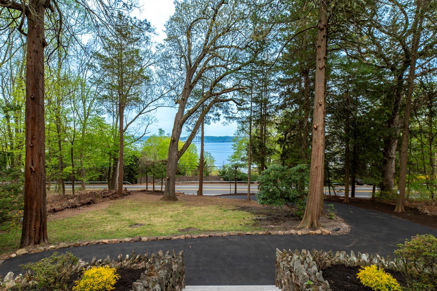 1002 Route 9W, Nyack, NY 10960