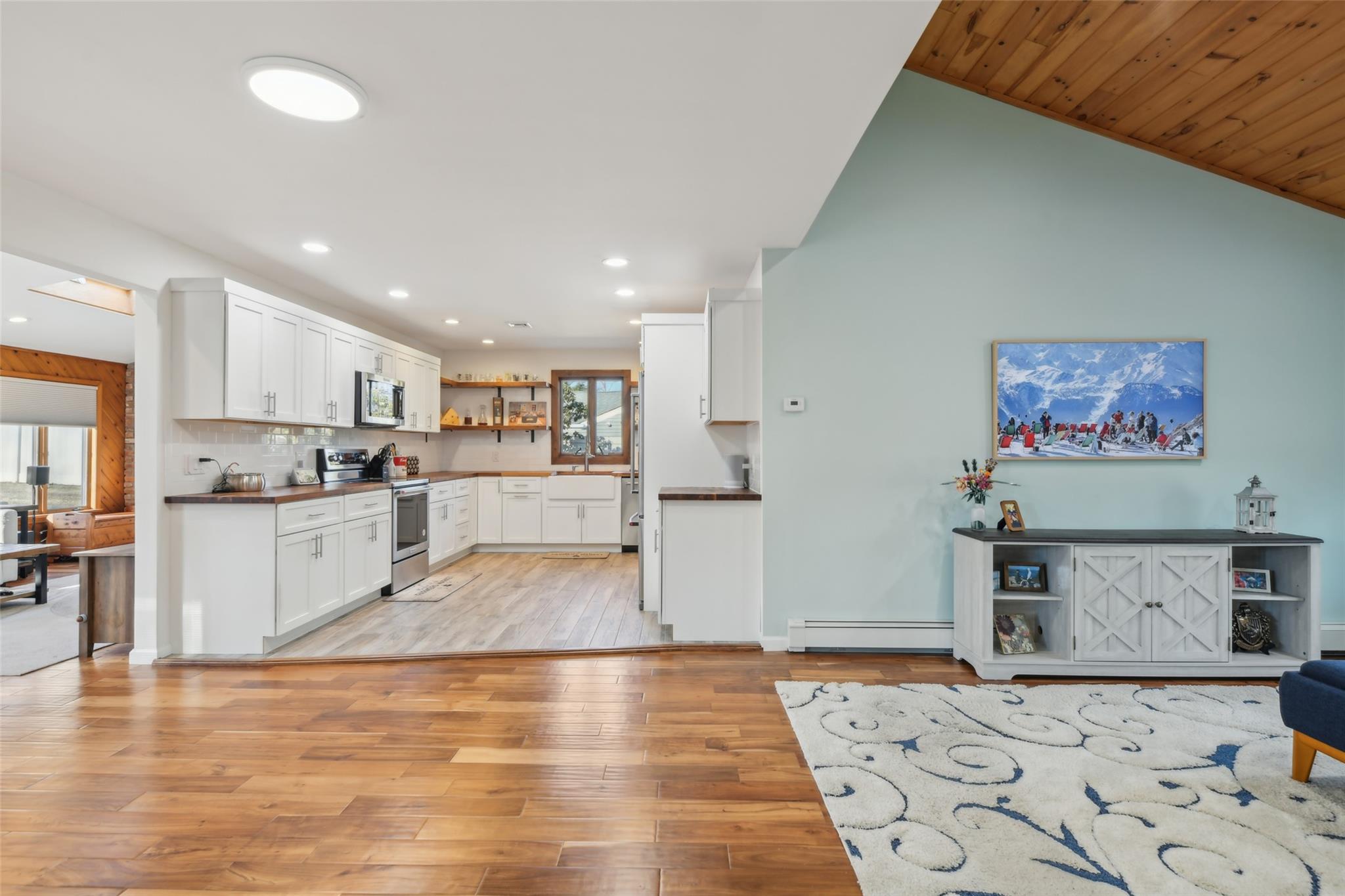 8 Rustic Road, Yaphank, NY 11980