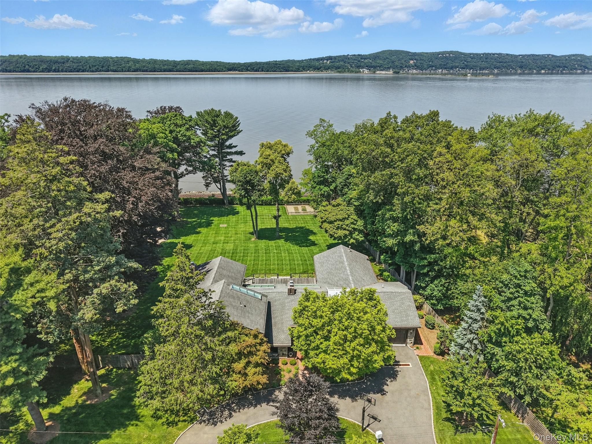 30 Half Moon Lane, Irvington, NY 10533