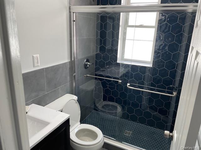 2010 Hobart Avenue, Bronx, NY 10461