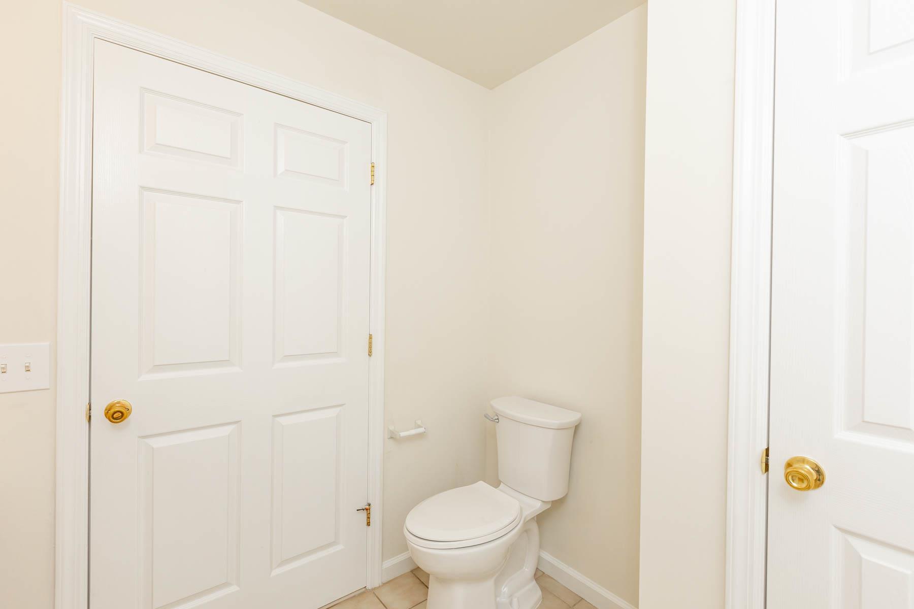 400 Flurry Lane # 319, West Babylon, NY 11704