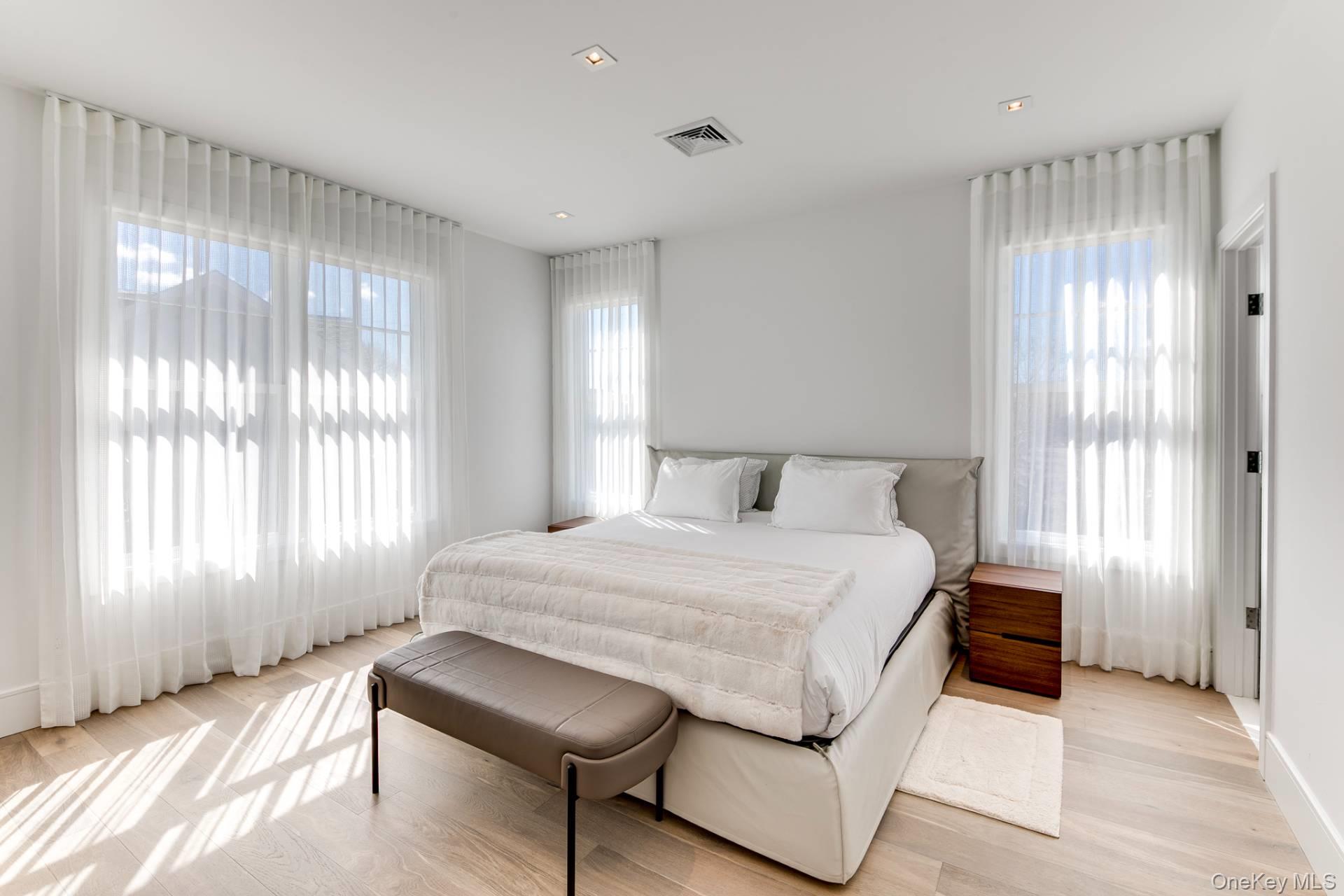 2 Spruce Court # 7A, Water Mill, NY 11976