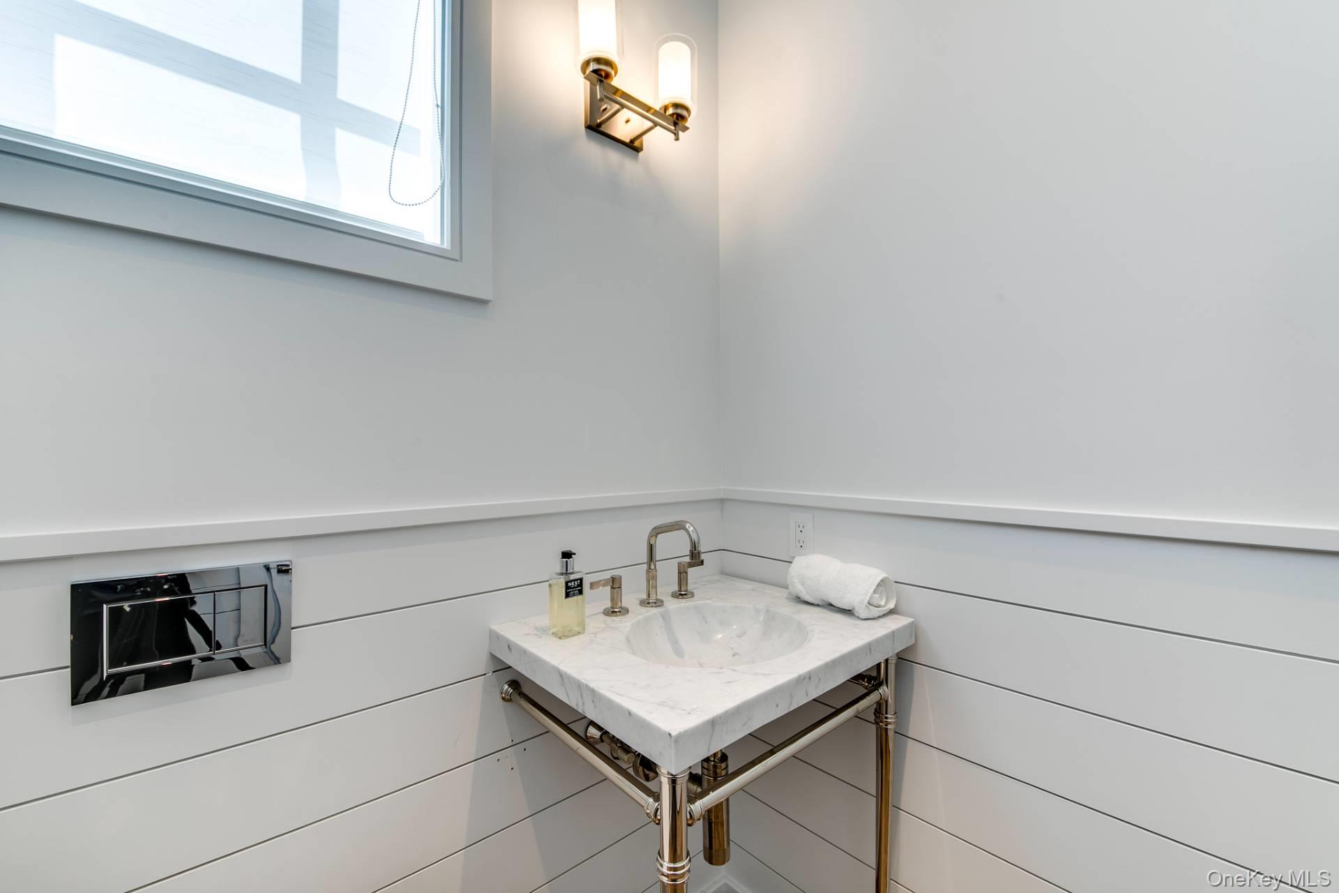 2 Spruce Court # 7A, Water Mill, NY 11976