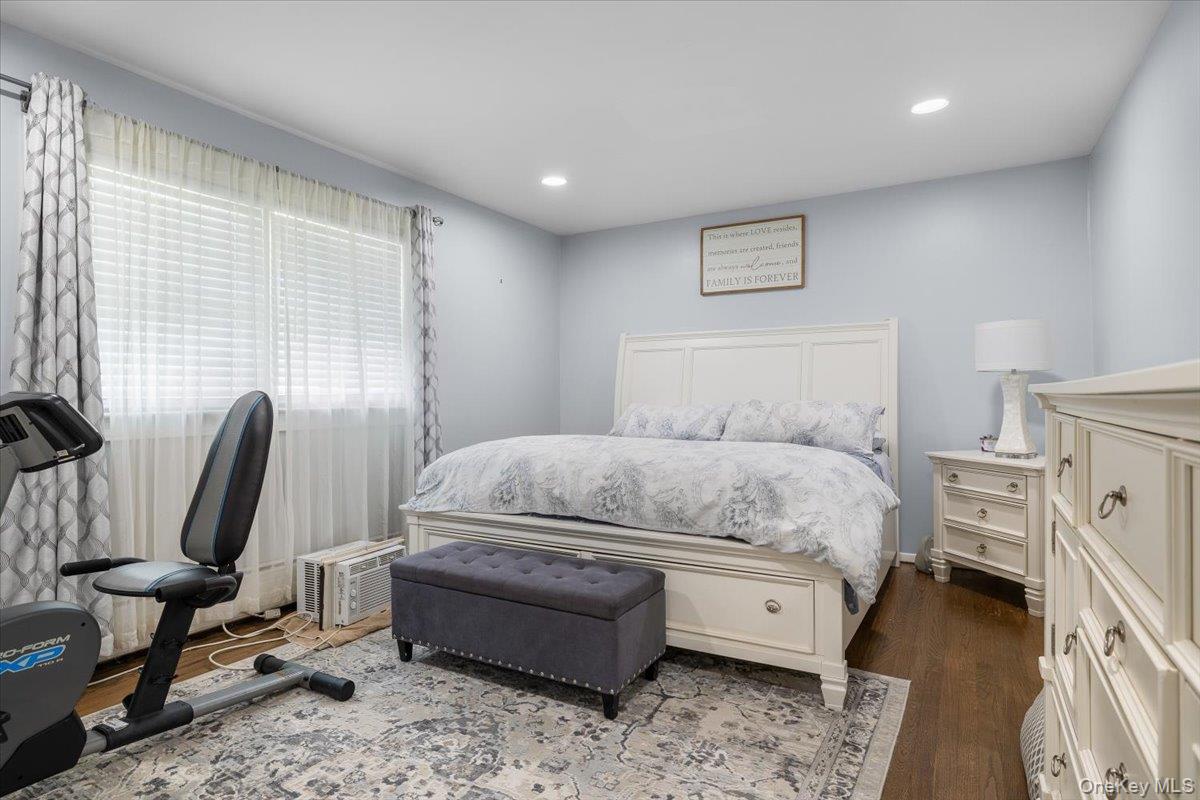 64 Sea Cliff Street, Islip Terrace, NY 11752