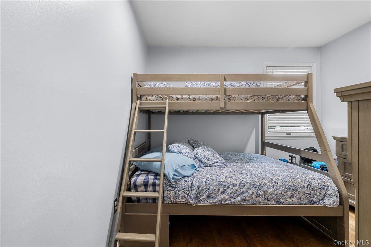 64 Sea Cliff Street, Islip Terrace, NY 11752