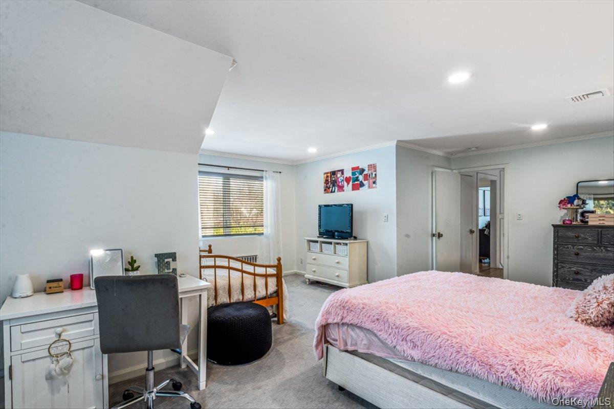 111 Berkshire Road, Rockville Centre, NY 11570