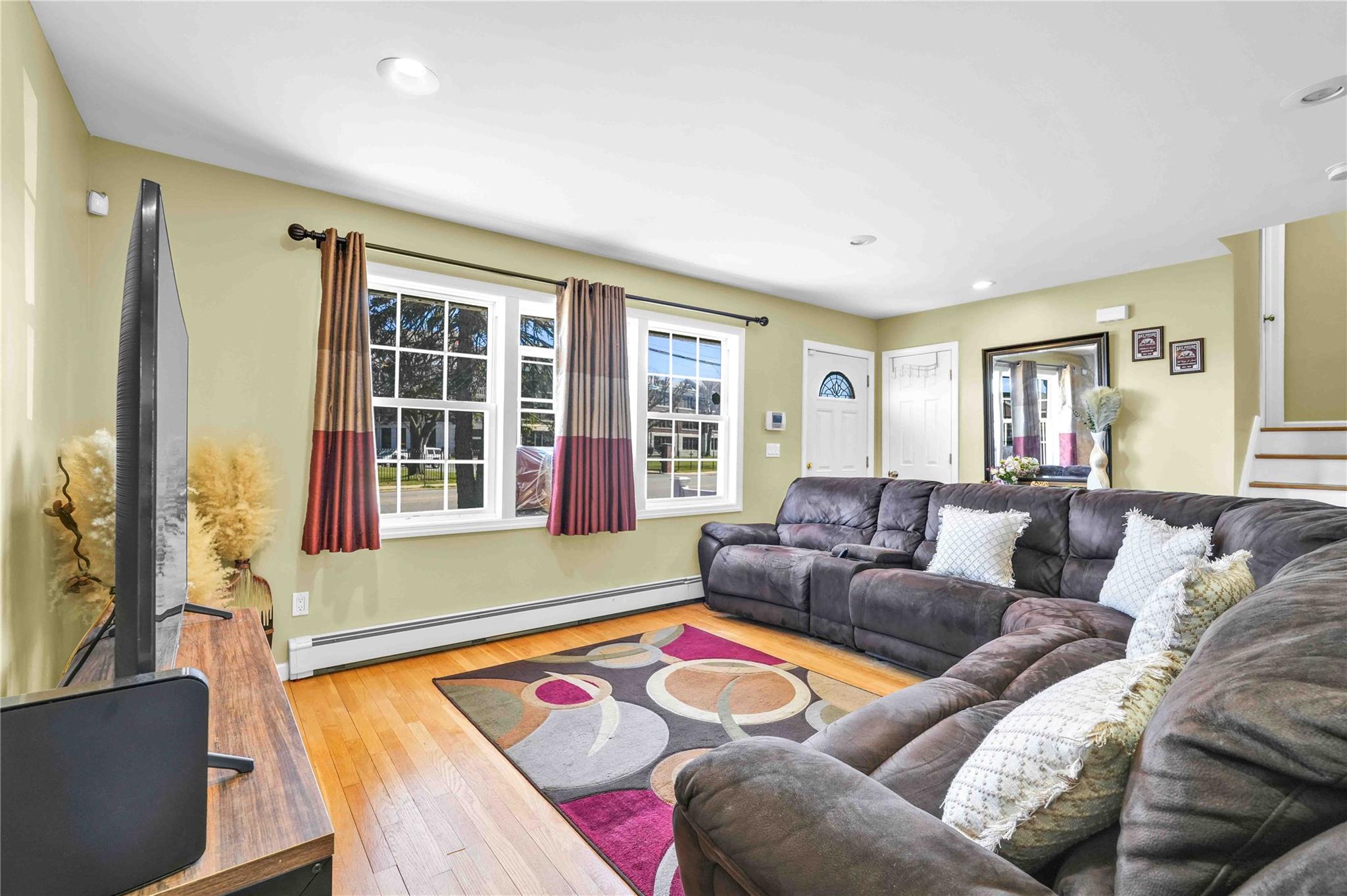 160 3rd Avenue, Bay Shore, NY 11706