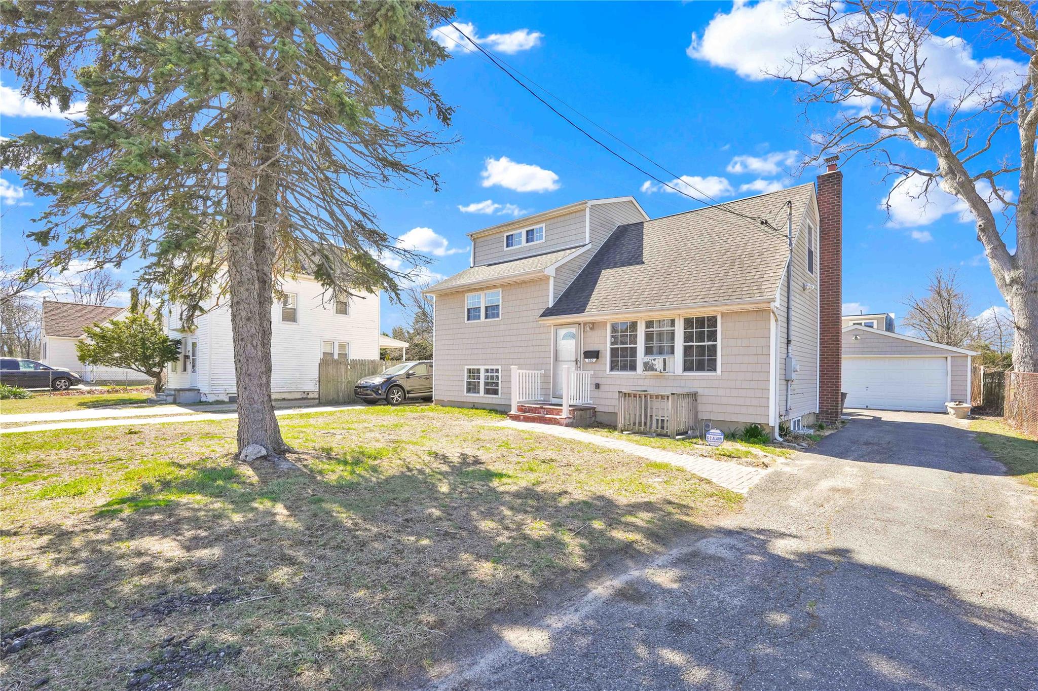 160 3rd Avenue, Bay Shore, NY 11706