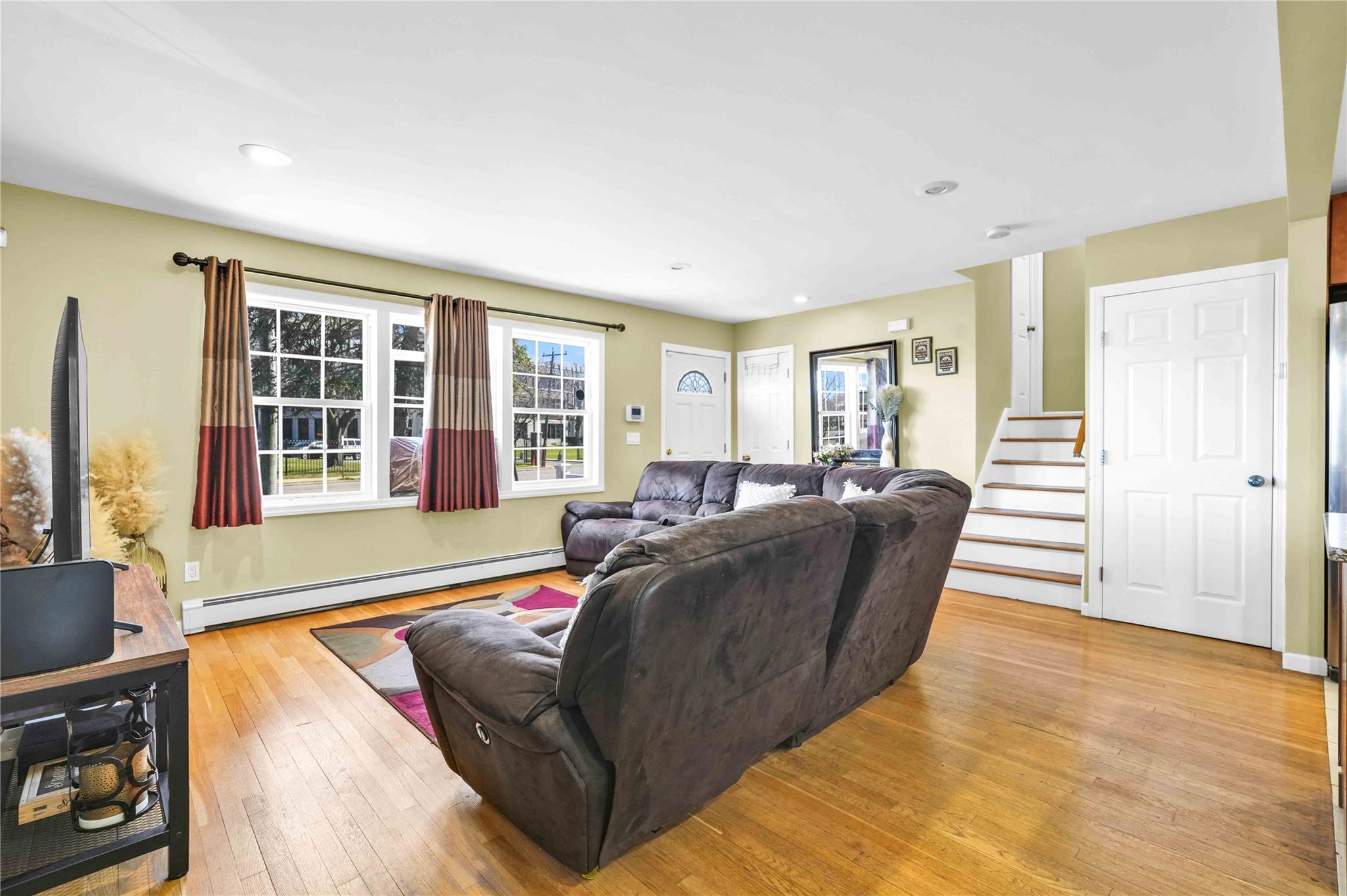 160 3rd Avenue, Bay Shore, NY 11706