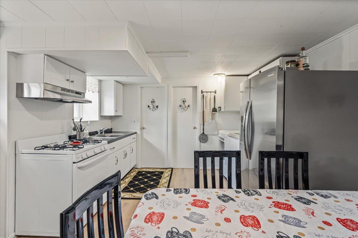 293 85 Avenue, Floral Park, NY 11001